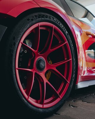 Уникальный Porsche 911 GT3 RS, созданный Дуа Липой, выставлен на аукцион