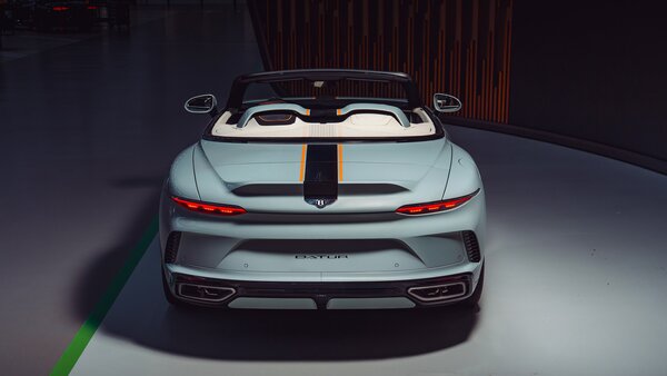 Bentley анонсировала первый люксовый кабриолет Batur от Mulliner
