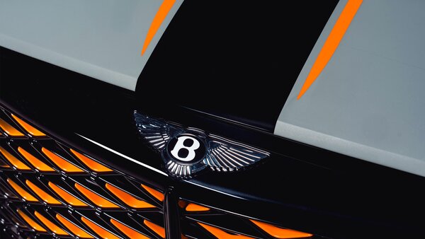 Bentley анонсировала первый люксовый кабриолет Batur от Mulliner