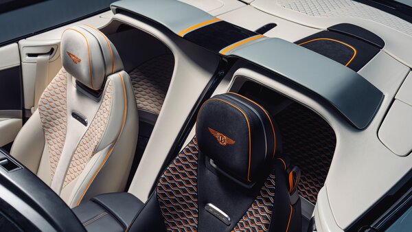 Bentley анонсировала первый люксовый кабриолет Batur от Mulliner