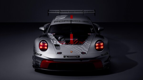 Porsche показала обновленный 911 GT3 R