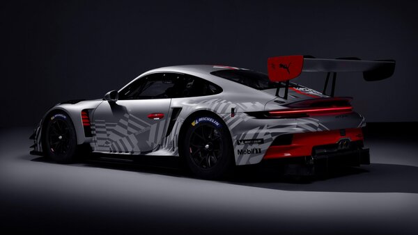 Porsche показала обновленный 911 GT3 R