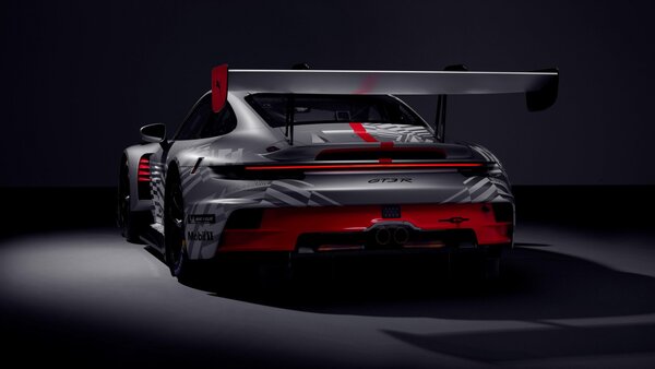 Porsche показала обновленный 911 GT3 R