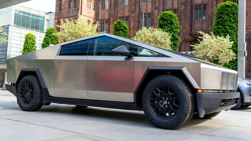 Tesla Cybertruck проверят на прочность ракетами