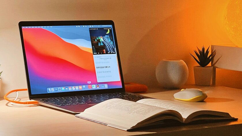 MacBook сломался от листка бумаги