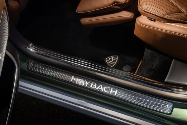 Mercedes-Benz представил лимитированную версию Maybach S 680 Edition Emerald Isle