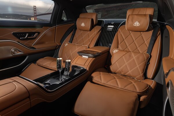 Mercedes-Benz представил лимитированную версию Maybach S 680 Edition Emerald Isle
