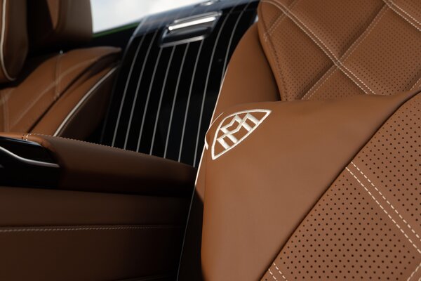 Mercedes-Benz представил лимитированную версию Maybach S 680 Edition Emerald Isle