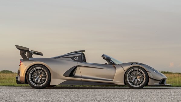 Hennessey выпустила эксклюзивный гиперкар Venom F5 Revolution LF