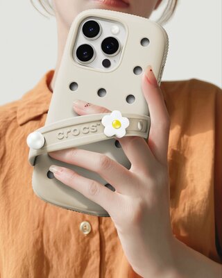 Crocs и SLBS выпустили чехлы для iPhone