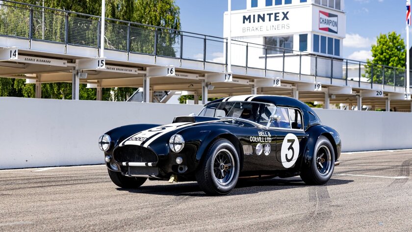 Раритет AC Cobra 1966 года продадут за миллионы долларов