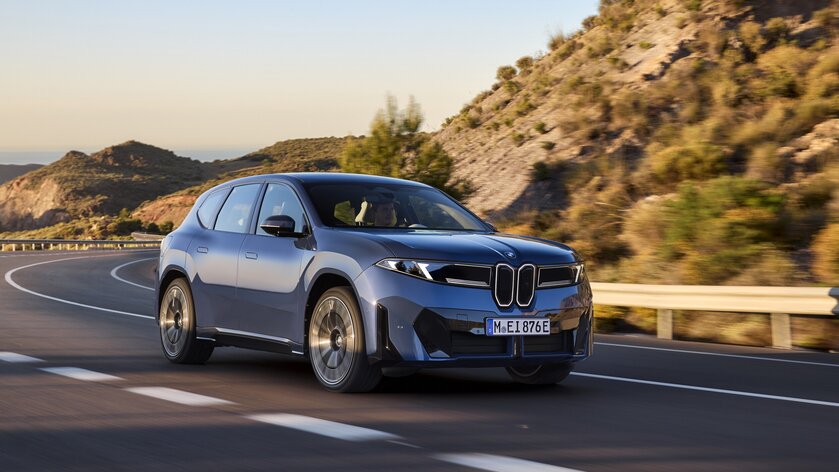 BMW представила кроссовер iX3