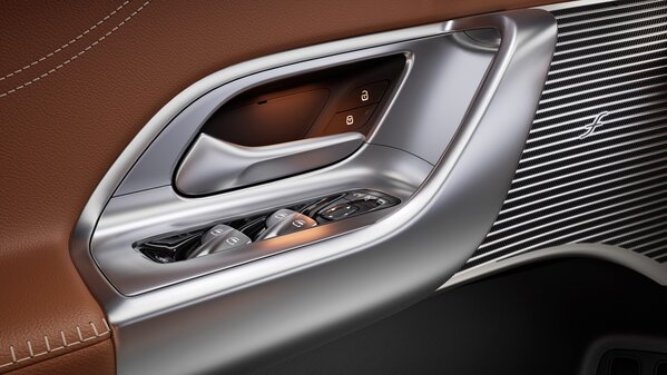 Mercedes-Benz представил GLC EQ