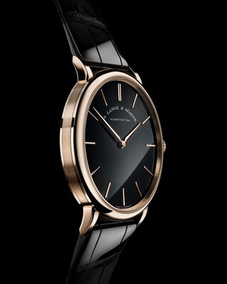 A. Lange & Sohne представила лимитированные часы Saxonia Thin