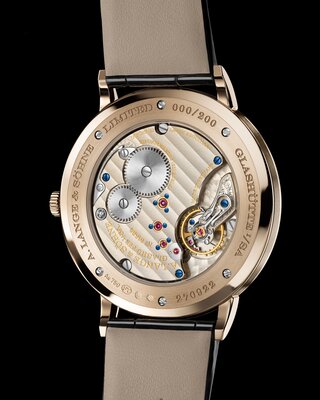 A. Lange & Sohne представила лимитированные часы Saxonia Thin