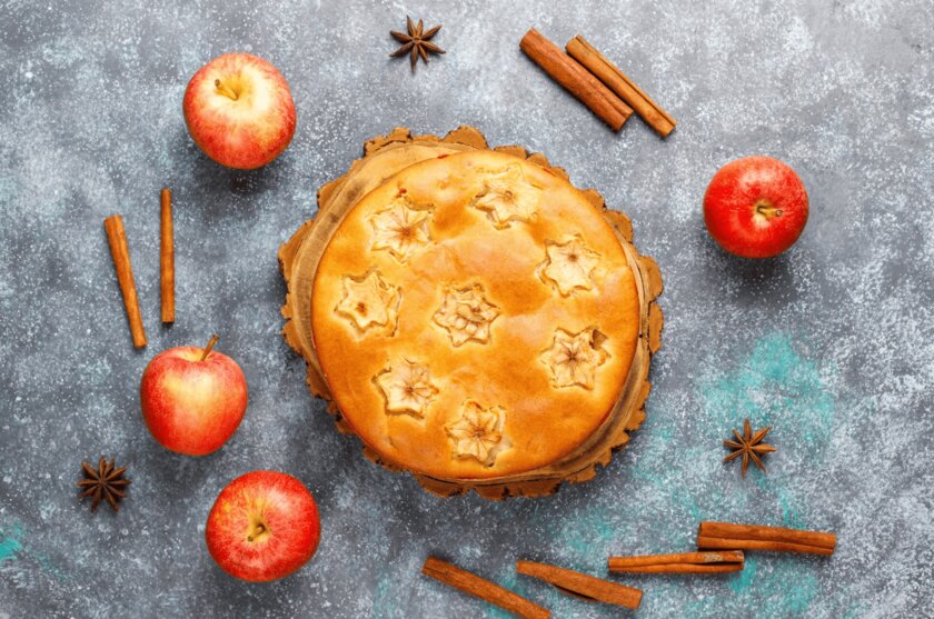 Рецепт шарлотки с яблоками и мёдом