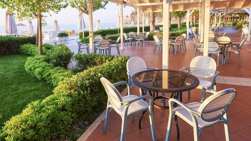 В Испании раскрыли дело о пропаже стульев на €60 000