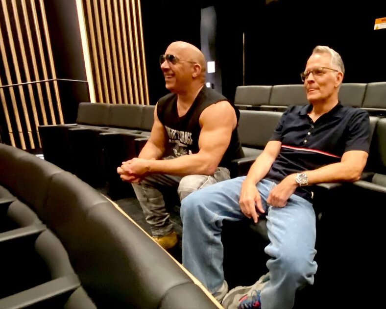 Вин Дизель поделился фото со встречи с директором Universal