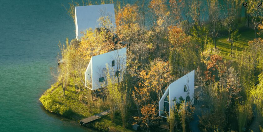 Самые узкие туристические домики построили в Китае