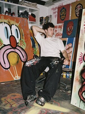 Crocs выпустила модель в стиле граффити