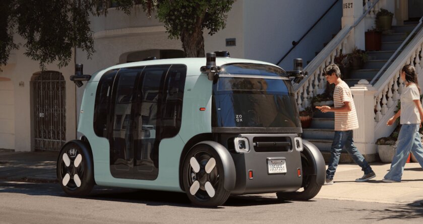 Первые роботакси выехали на дороги