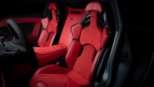 Toyota представила флагманский спорткар GR GT