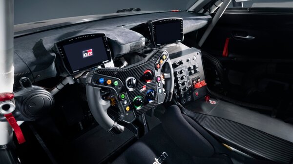 Toyota представила флагманский спорткар GR GT