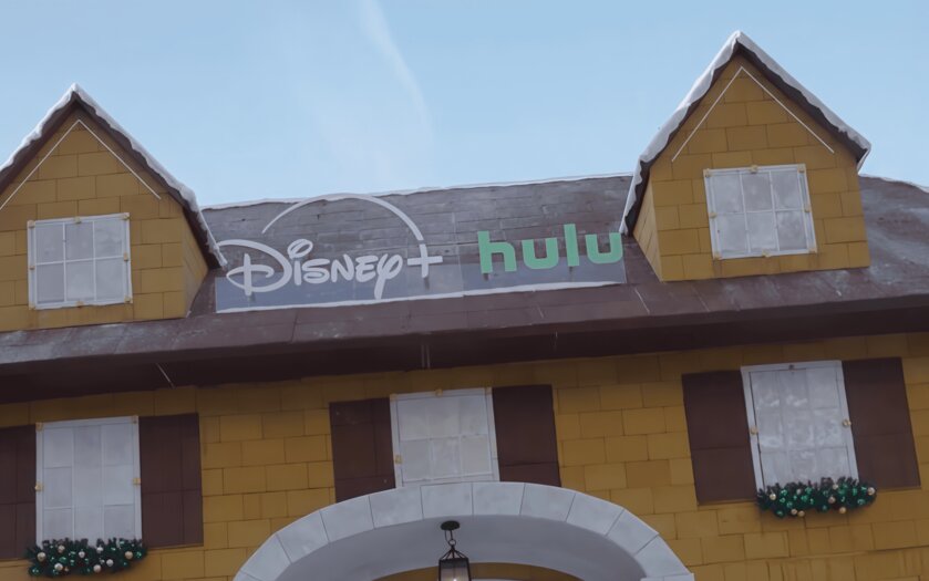 Рекорд Гиннесса: Disney+ построил пряничный дом из фильма «Один дома»