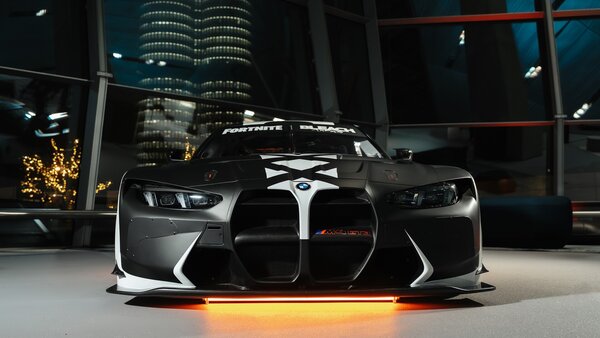 BMW представила версию M4 GT3 EVO для Fortnite и Rocket League