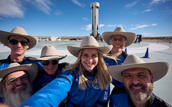 Blue Origin отправила в космос женщину на инвалидной коляске