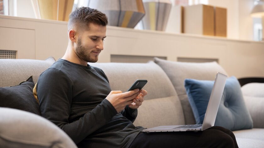 Люди начали искать работу в приложениях для знакомств