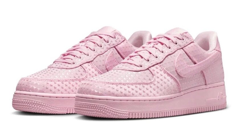 Nike выпустил кроссовки с сердечками ко Дню влюблённых