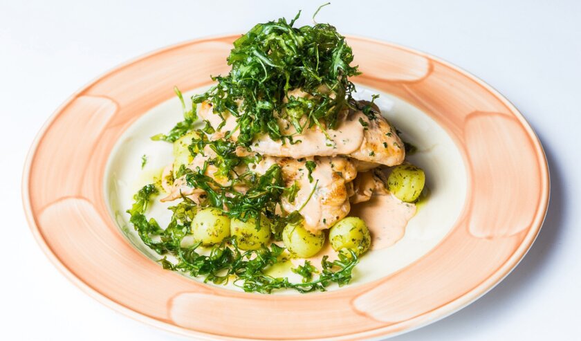 Рецепт быстрой куриной грудки в соусе песто