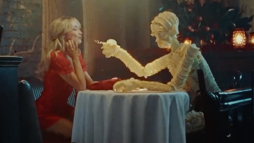 Любовь до хруста: Pringles выпустил необычную рекламу