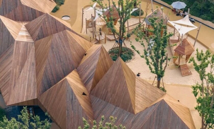 Появился ресторан с крышей в стиле «танцующей горы»