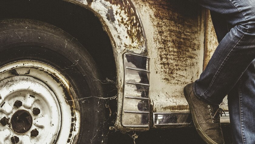 Эволюция джинсов: от рабочей одежды до модного тренда