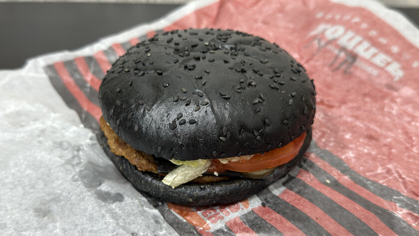 Вскрываем панк-бокс "Король и Шут" от Бургер Кинг. (16 фото)