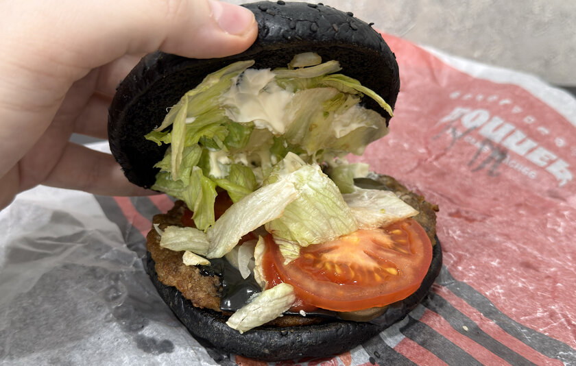 Вскрываем панк-бокс "Король и Шут" от Бургер Кинг. (16 фото)