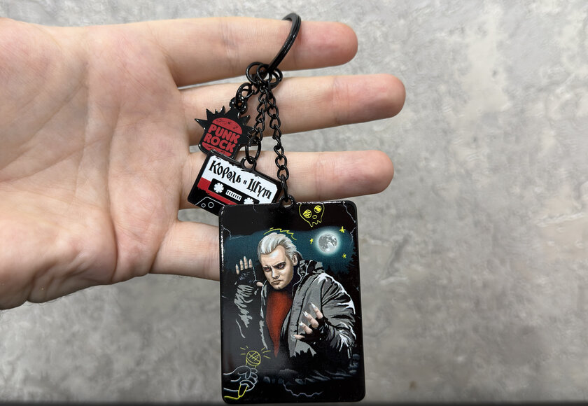 Вскрываем панк-бокс "Король и Шут" от Бургер Кинг. (16 фото)