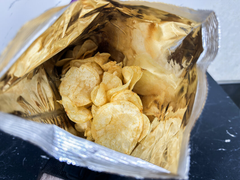 Пробуем новейшие чипсы "Король и Шут" (10 фото с запахом)