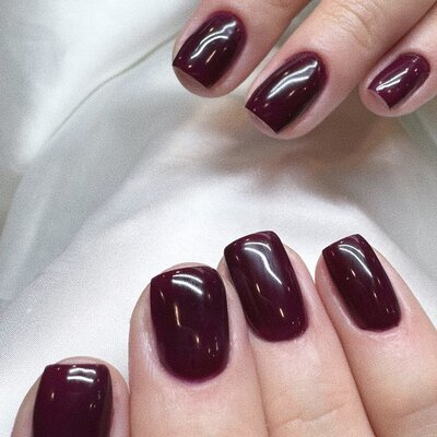 «Непрактичная красота»: почему длинные ногти больше не в тренде