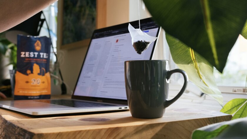 Как спасти ноутбук после пролитого напитка