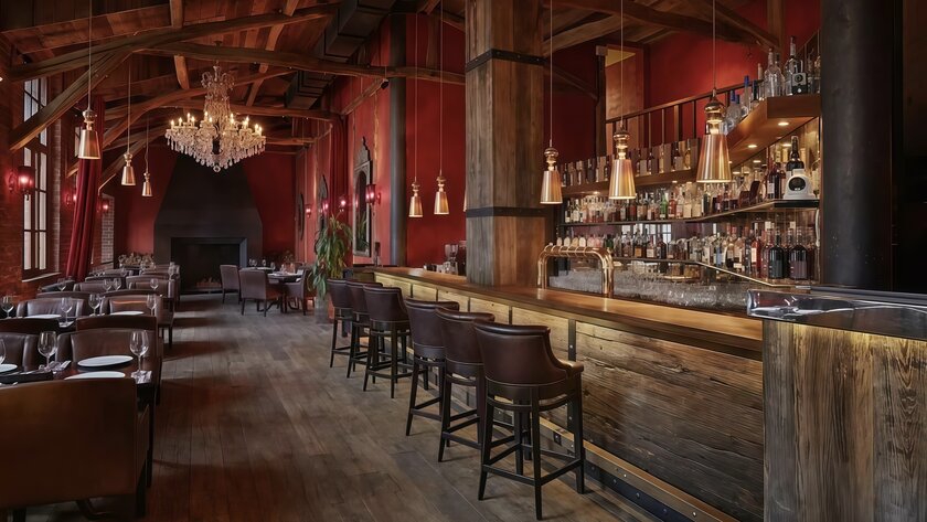 30 лет и начало империи: в Москве прощаются с рестораном «Бочка»