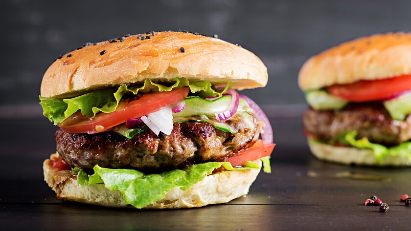 Гендиректор McDonald's попробовал собственный бургер и создал мем