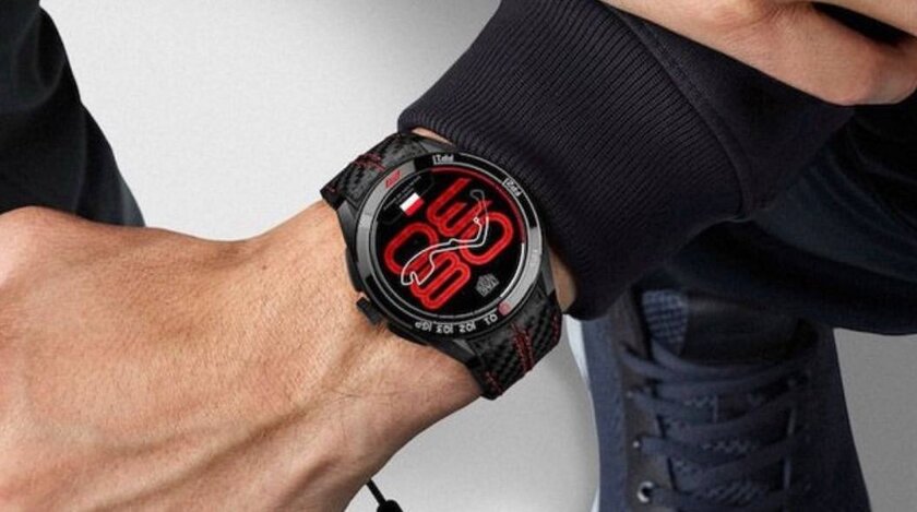 TAG Heuer выпустил умные часы в стиле Формулы-1