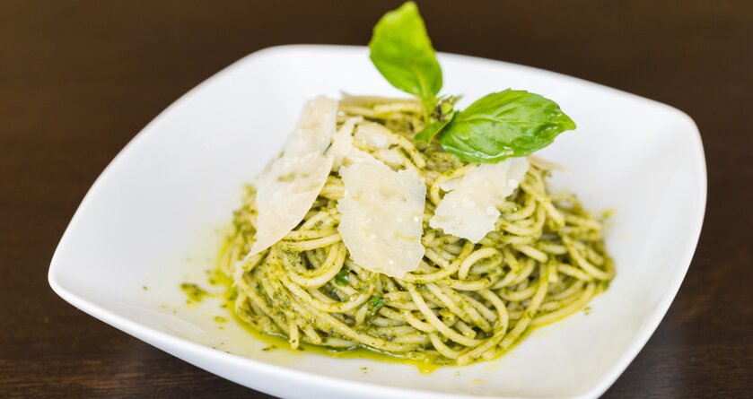 Рецепт спагетти с курицей и песто за 20 минут
