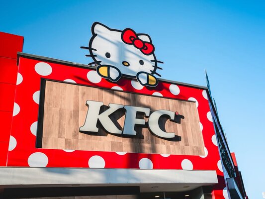 KFC переделала целый ресторан в стилистике Hello Kitty
