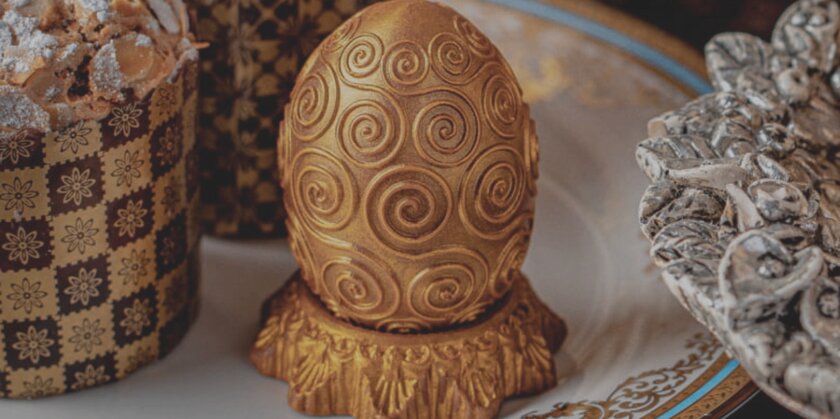 В продаже появилось золотое яйцо с начинкой из пасхи