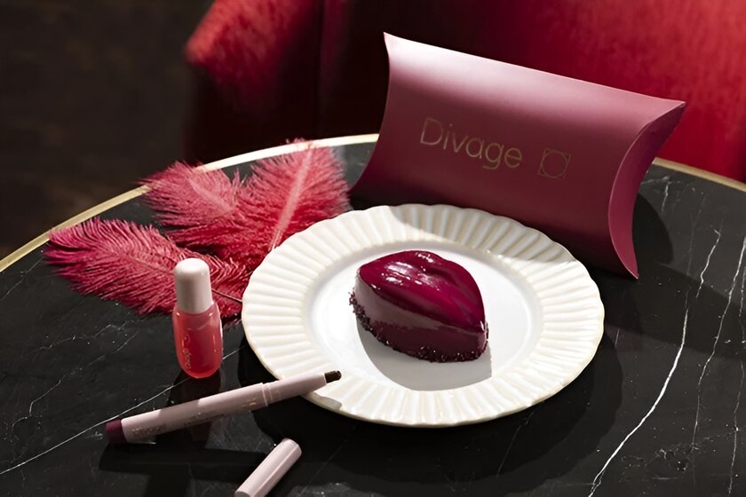 Бистро «Мрамор» дарит косметику Divage за десерт в виде губ