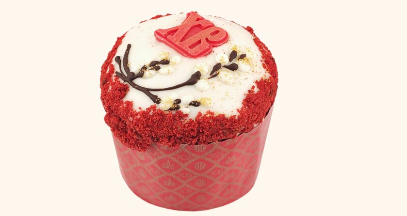 Подборка пасхальных куличей и десертов от 70 до 117 000 рублей